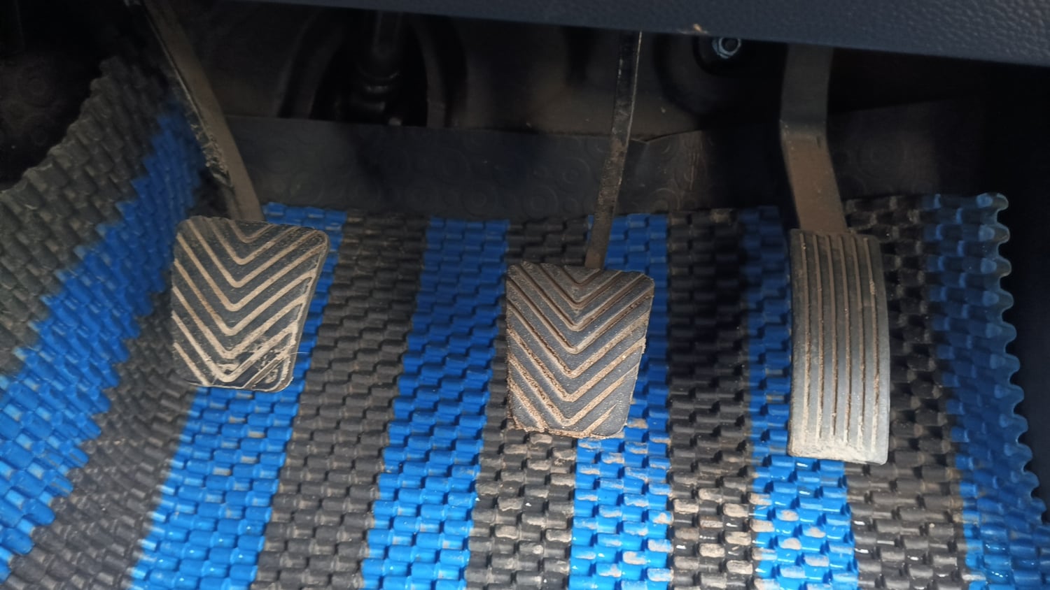 Used 2015 Hyundai Elite i20 Asta 1.2 Petrol Manual interior PEDALS VIEW