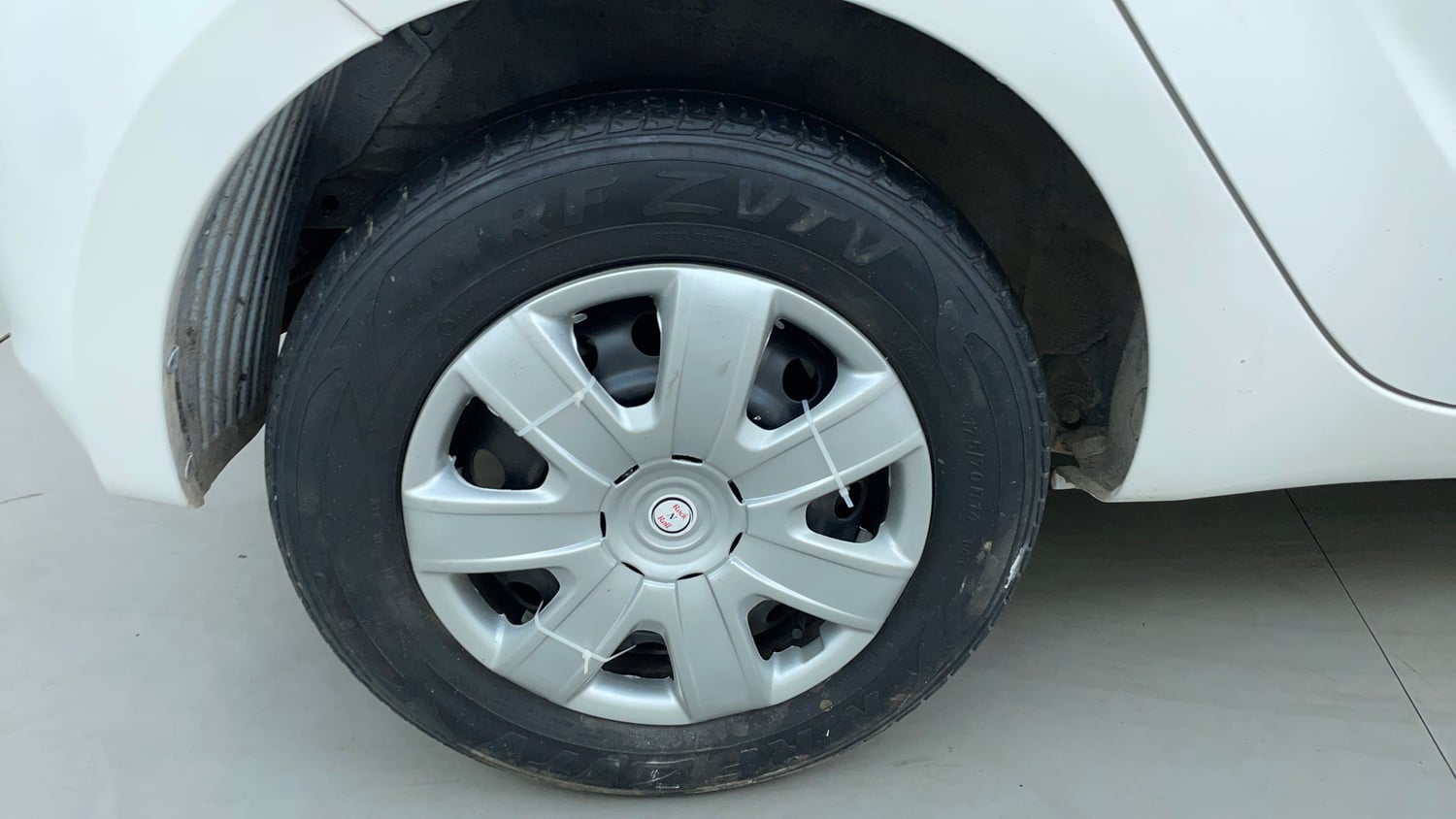 Used 2013 Hyundai i20 Magna (O) 1.2 Petrol Manual tyres RIGHT REAR TYRE RIM VIEW
