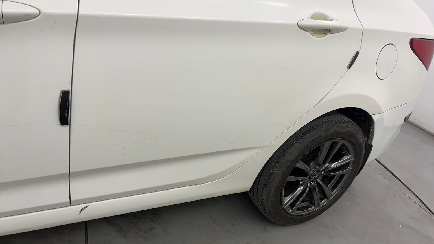 Used 2016 Hyundai Verna 1.6 CRDI S AT Diesel Automatic dents MINOR SCRATCH