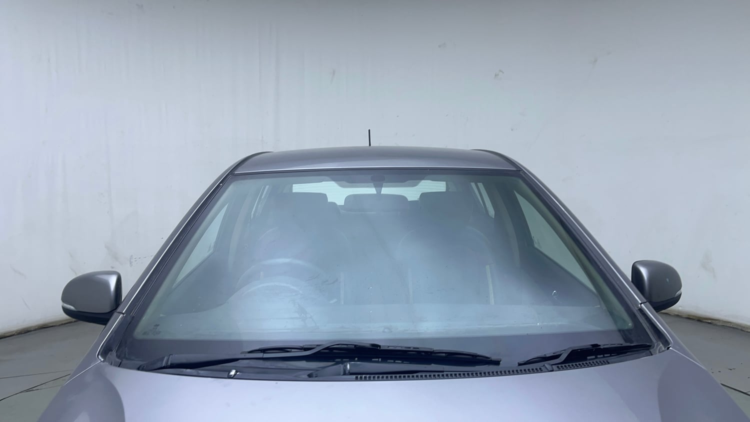 Used 2014 Hyundai i20 Magna 1.2 Petrol Manual exterior FRONT WINDSHIELD VIEW