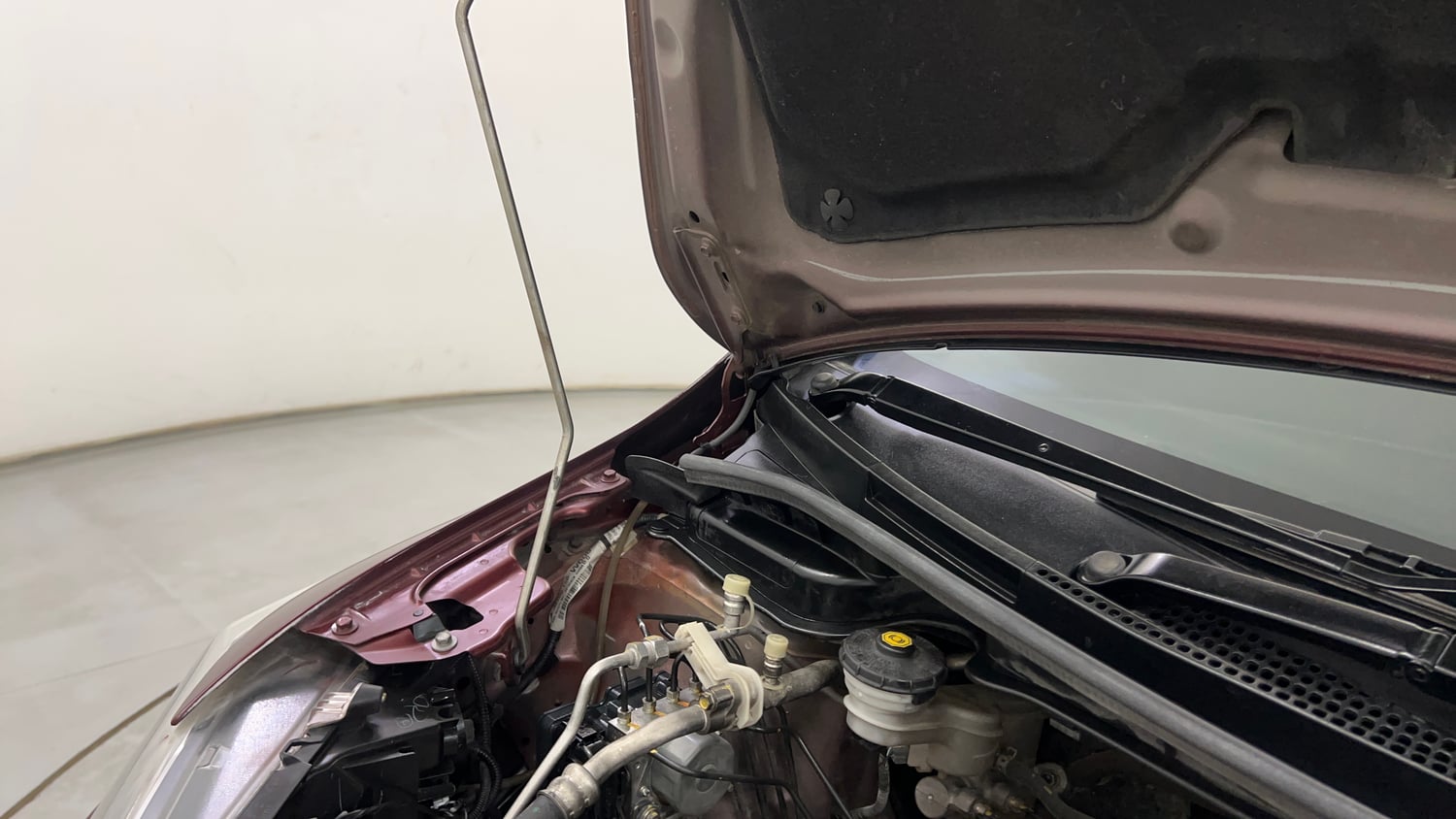 Used 2016 Honda Jazz VX Petrol Petrol Manual engine ENGINE RIGHT SIDE HINGE & APRON VIEW