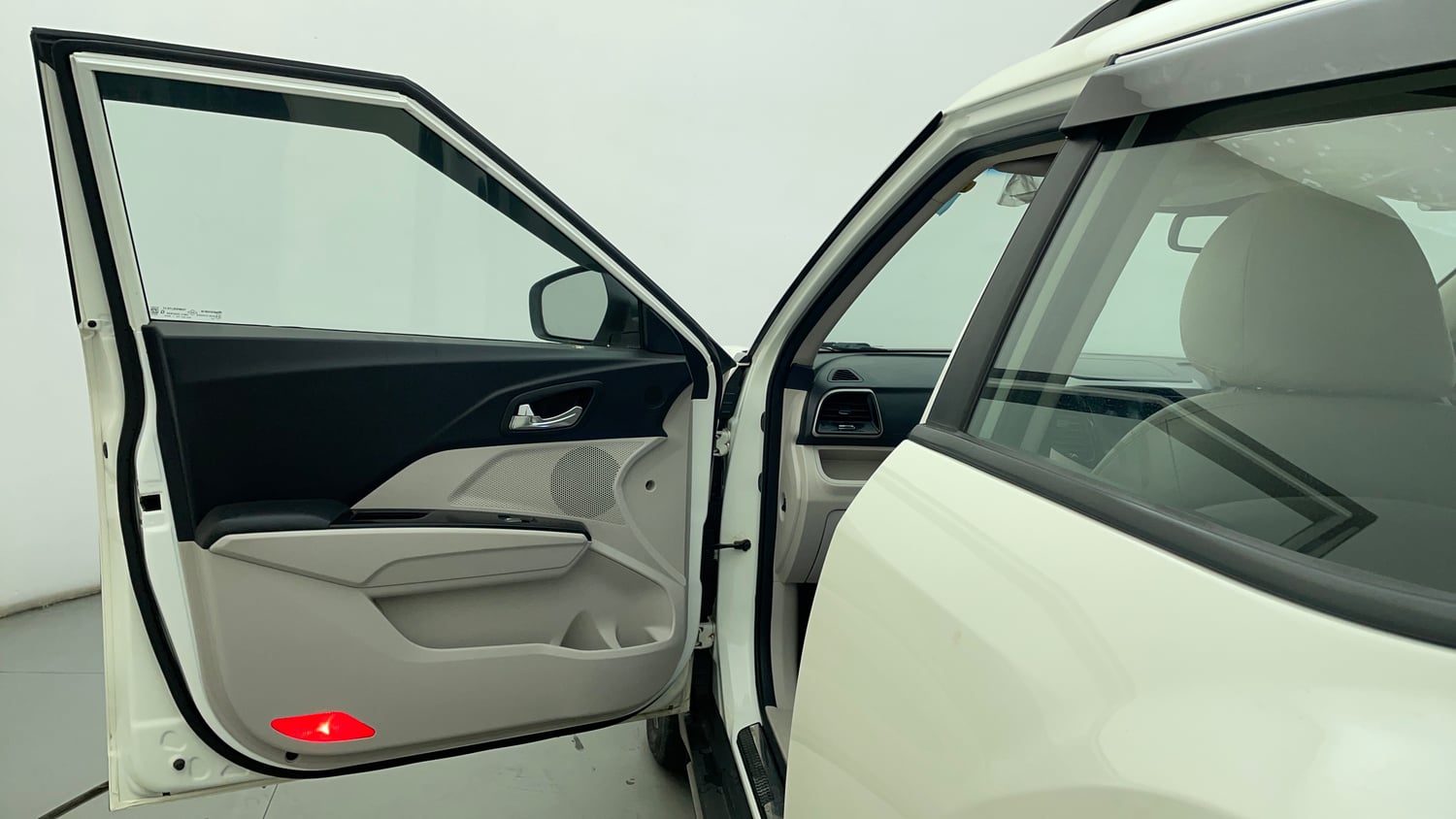 Used 2021 Mahindra XUV 300 W8 (O) 1.2 Petrol Petrol Manual interior LEFT FRONT DOOR OPEN VIEW