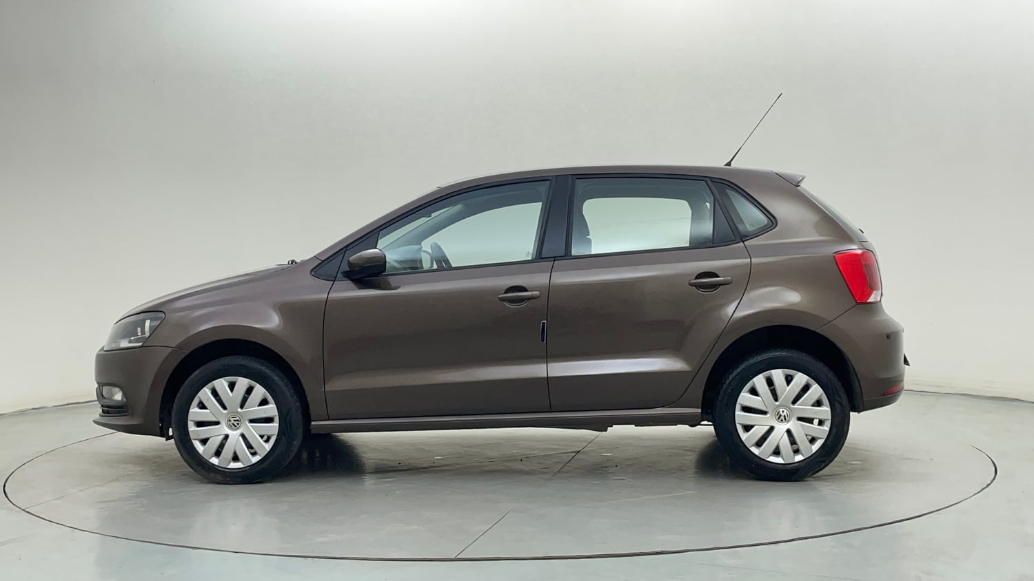 Used 2016 Volkswagen Polo Comfortline 1.2L (P) Petrol Manual exterior LEFT SIDE VIEW