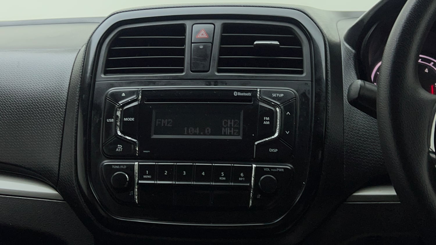 Used 2018 maruti-suzuki Vitara Brezza ZDi AGS Diesel Automatic top_features Integrated (in-dash) music system