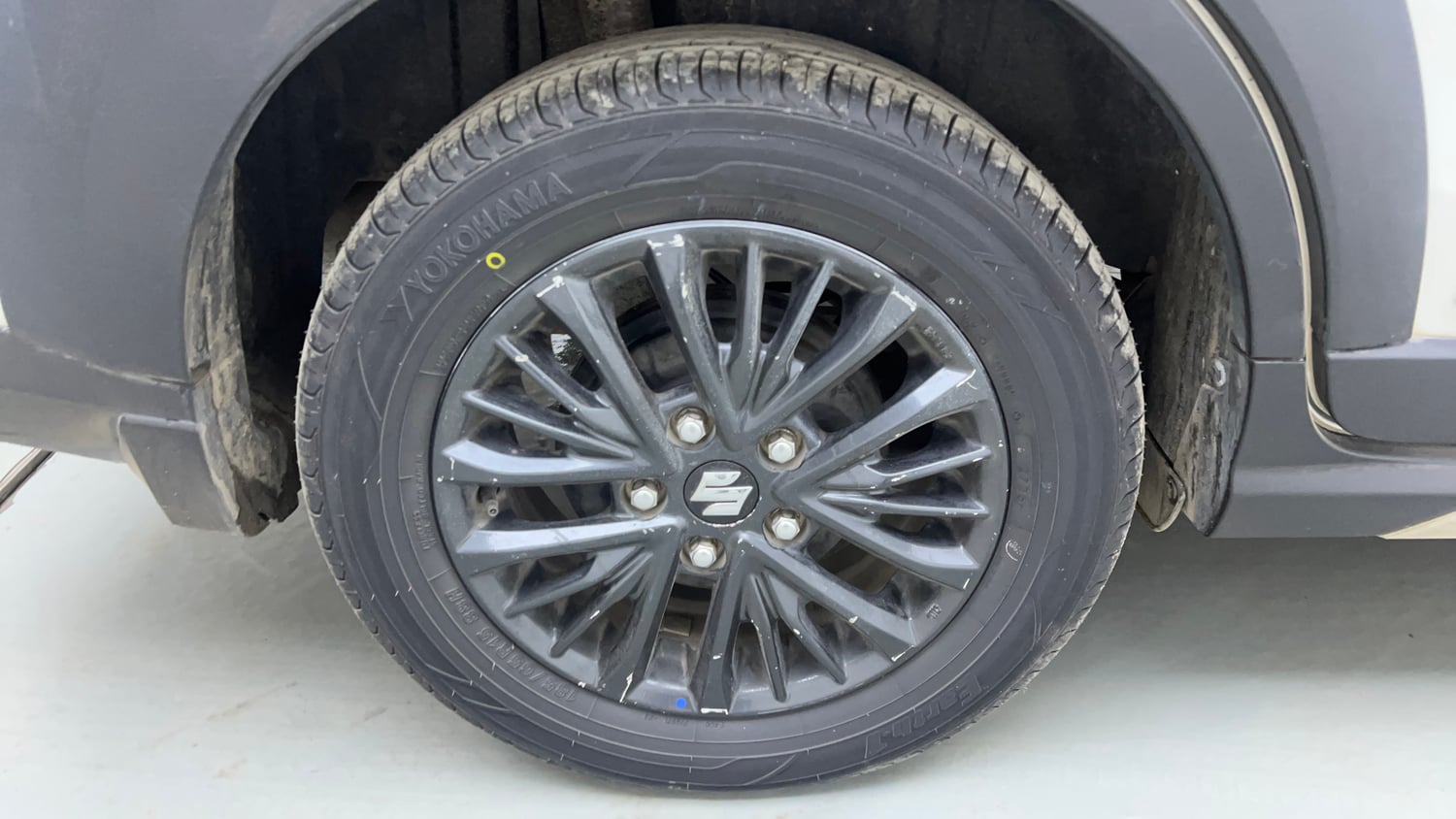 Used 2022 Maruti Suzuki XL6 Alpha AT Petrol Petrol Automatic tyres RIGHT REAR TYRE RIM VIEW