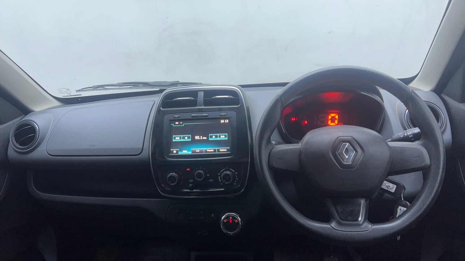 Used 2019 Renault Kwid 1.0 RXT AMT Opt Petrol Automatic interior DASHBOARD VIEW