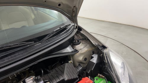 Used 2015 Honda Amaze 1.2 S i-VTEC Petrol Manual engine ENGINE LEFT SIDE HINGE & APRON VIEW