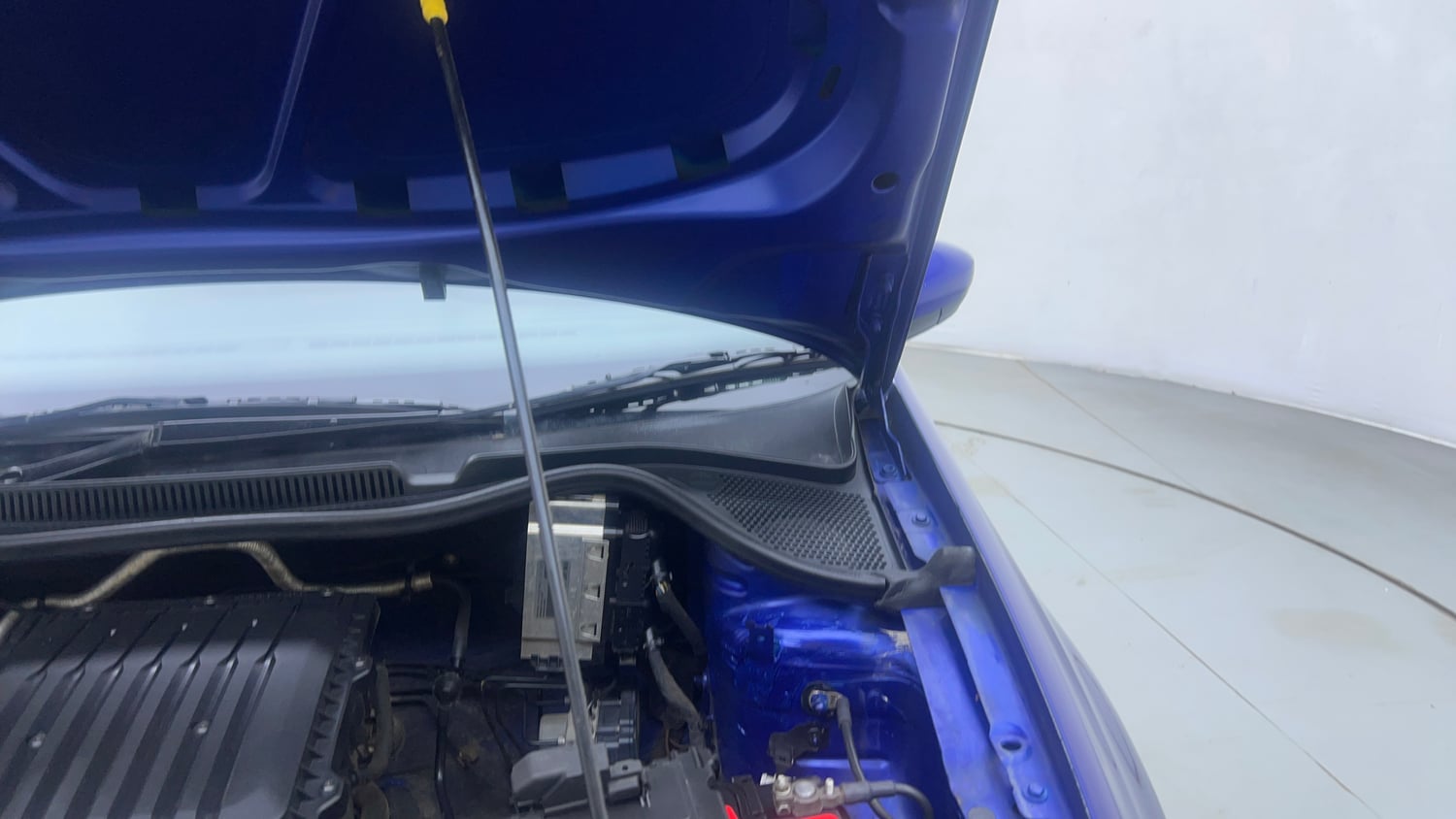 Used 2019 Volkswagen Polo Highline Plus 1.0 (P) 16 Alloy Petrol Manual engine ENGINE LEFT SIDE HINGE & APRON VIEW