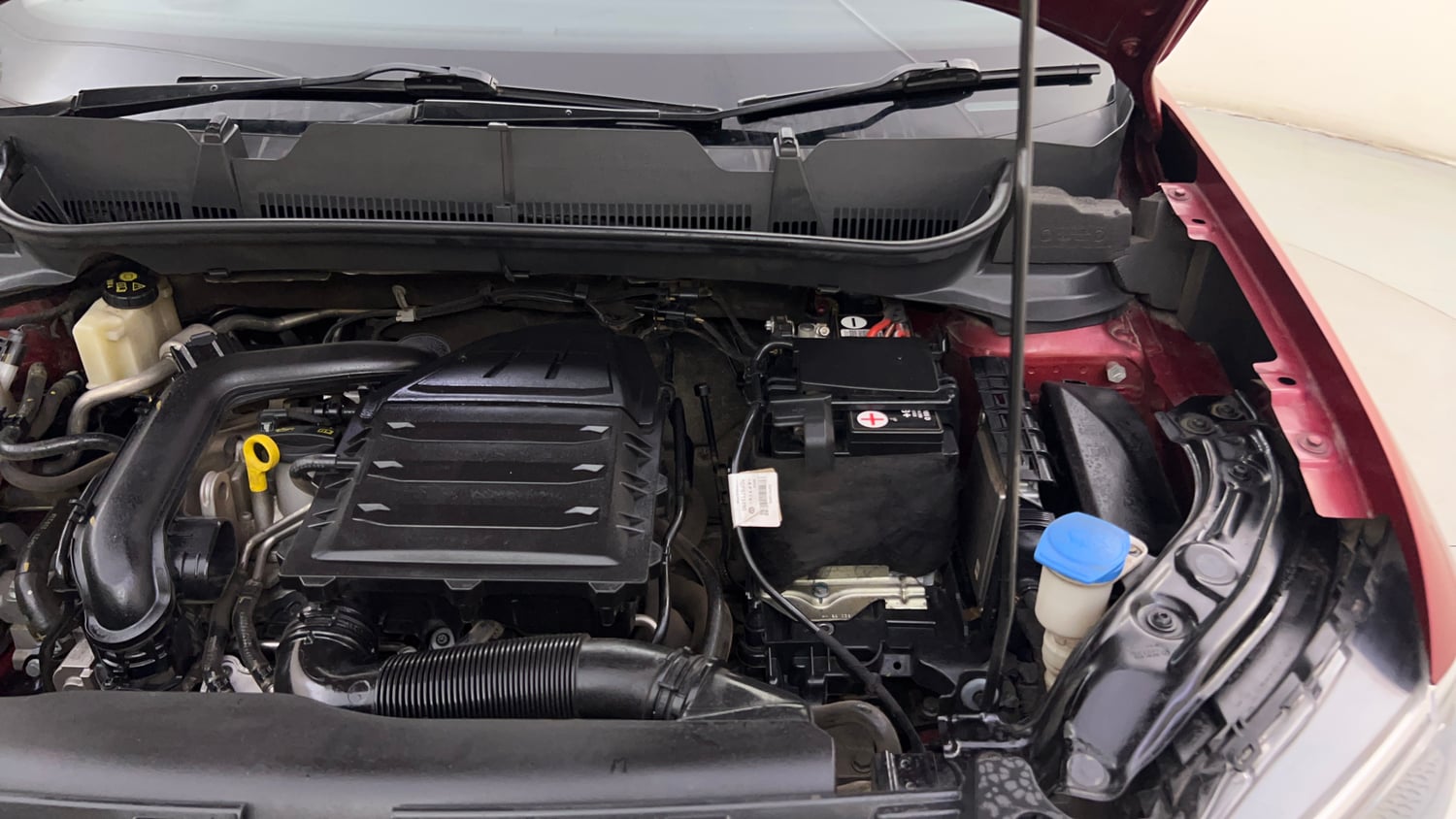 Used 2023 Volkswagen Taigun Topline 1.0 TSI AT Petrol Automatic engine ENGINE LEFT SIDE HINGE & APRON VIEW