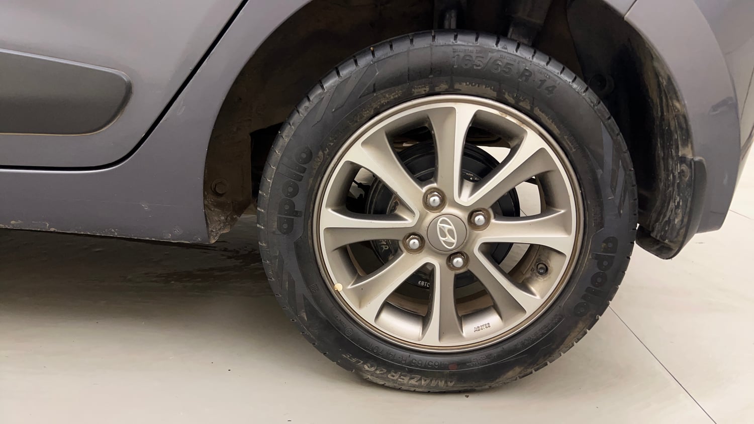 Used 2015 Hyundai Grand i10 Asta 1.2 Kappa VTVT Petrol Manual tyres LEFT REAR TYRE RIM VIEW