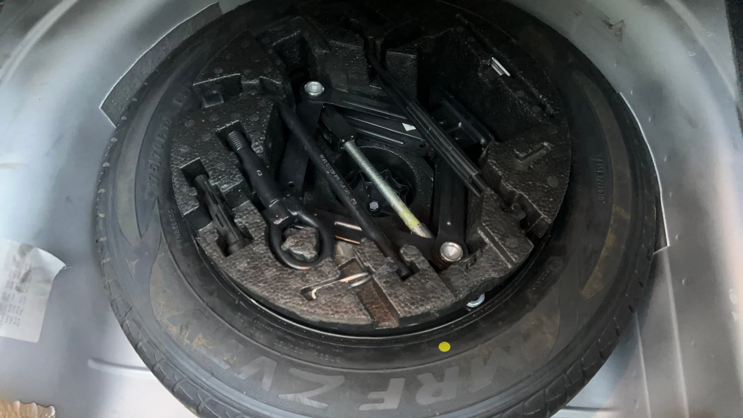 Used 2019 Volkswagen Ameo Highline1.0L (P) Petrol Manual tyres SPARE TYRE VIEW