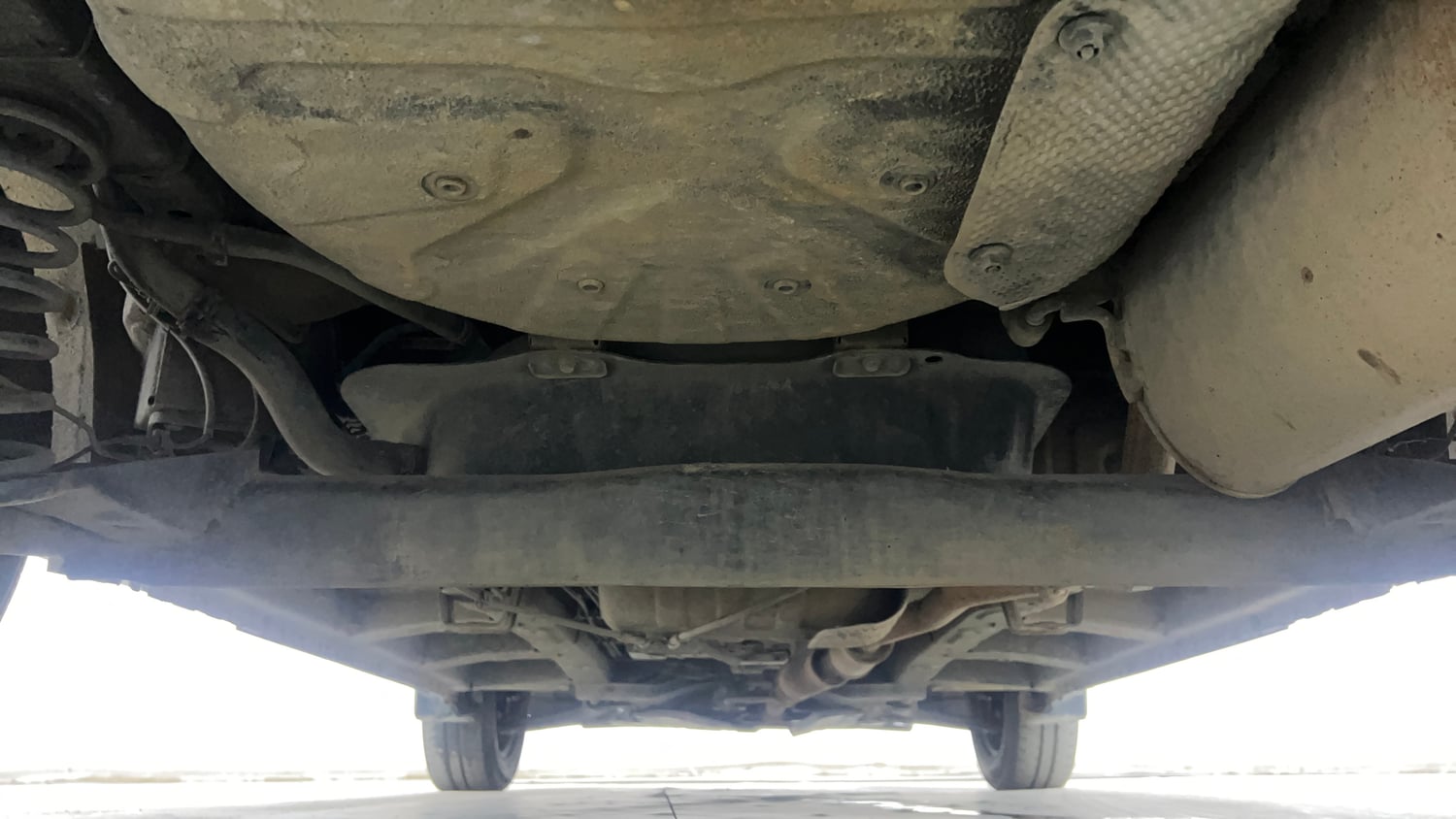 Used 2016 Mahindra KUV100 K6+ 6 STR Petrol Manual extra REAR UNDERBODY VIEW (TAKEN FROM REAR)