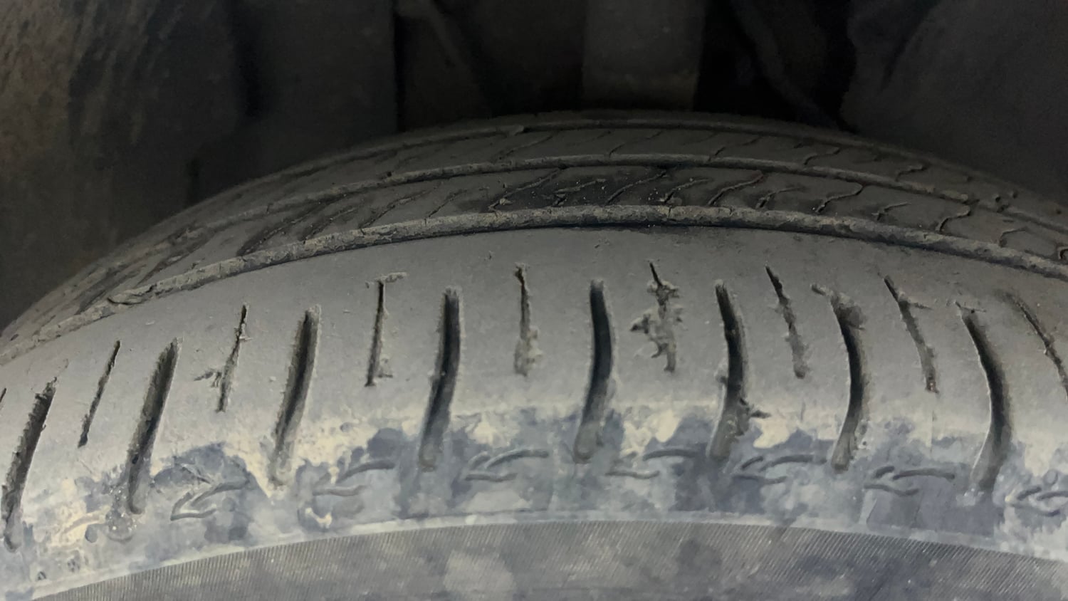Used 2024 Tata Altroz XZA Petrol Petrol Automatic tyres RIGHT FRONT TYRE TREAD VIEW