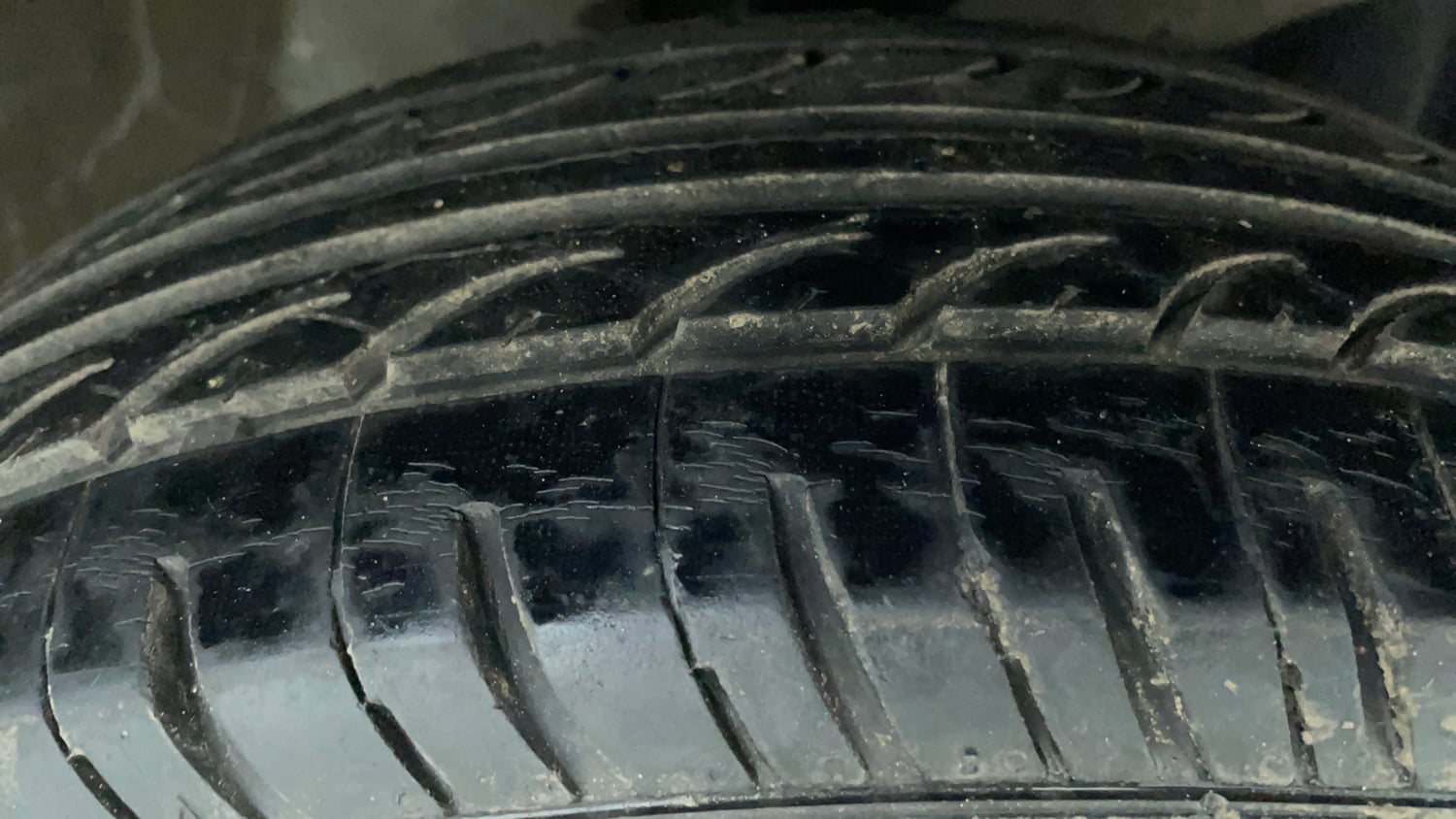 Used 2014 Honda Amaze 1.2 S i-VTEC Petrol Manual tyres RIGHT FRONT TYRE TREAD VIEW