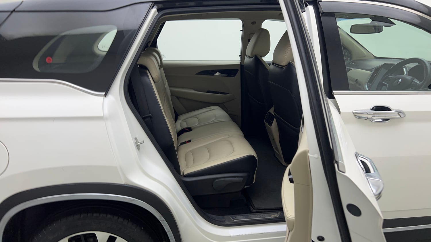 Used 2021 MG Motors Hector Sharp 1.5 Petrol Turbo Hybrid MT Dual Tone Hybrid Manual interior RIGHT SIDE REAR DOOR CABIN VIEW