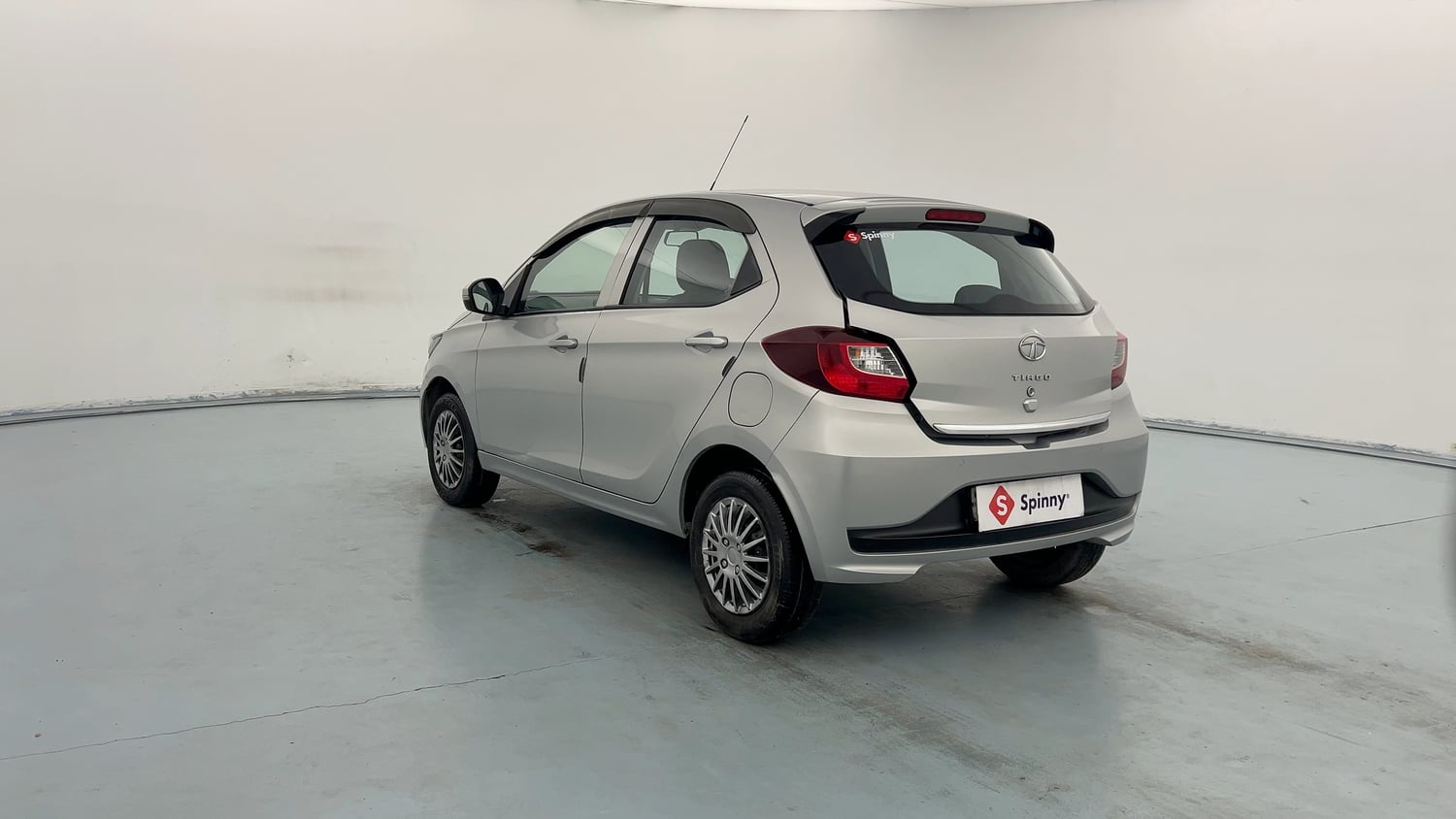 Used 2020 Tata Tiago XT Petrol Manual exterior LEFT REAR CORNER VIEW