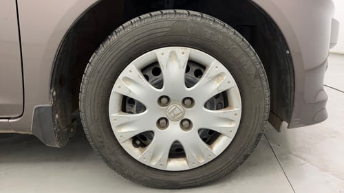 Used 2015 Honda Amaze 1.2 S i-VTEC Petrol Manual tyres RIGHT FRONT TYRE RIM VIEW