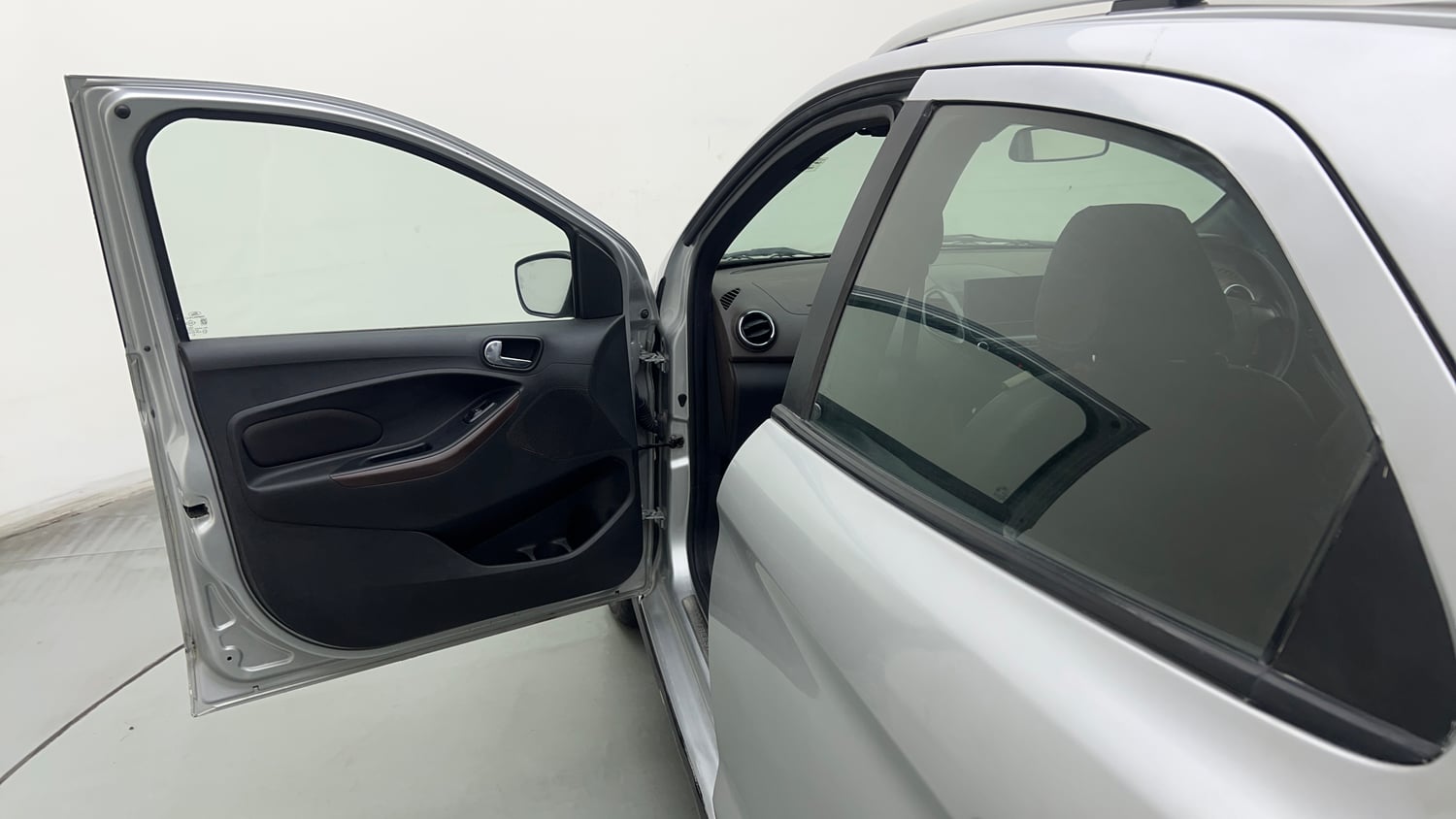 Used 2019 Ford Freestyle Titanium 1.2 Ti-VCT Petrol Manual interior LEFT FRONT DOOR OPEN VIEW