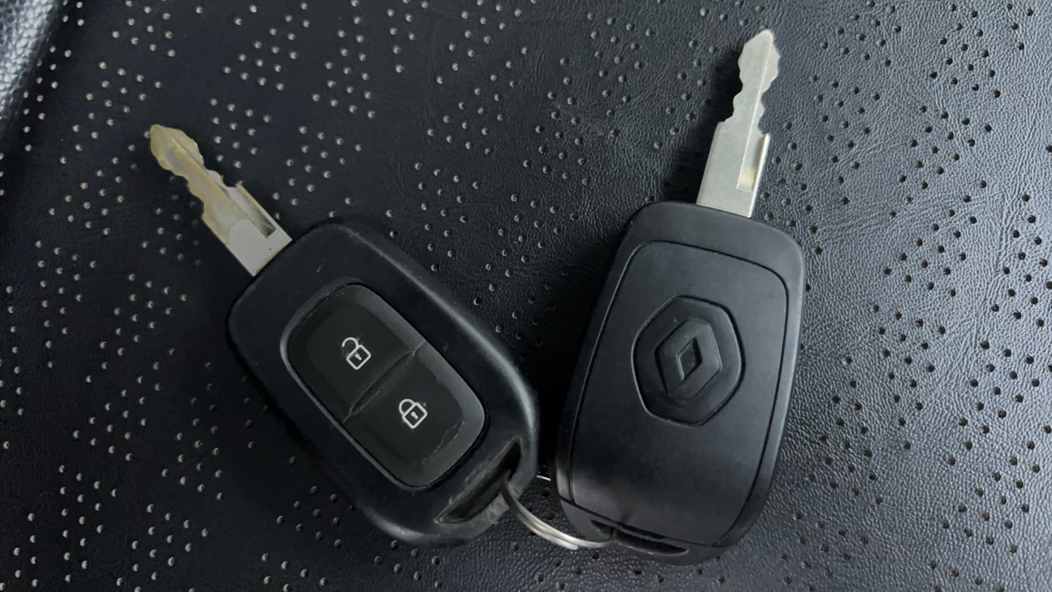 Used 2019 Renault Kwid 1.0 RXT AMT Opt Petrol Automatic extra CAR KEY VIEW