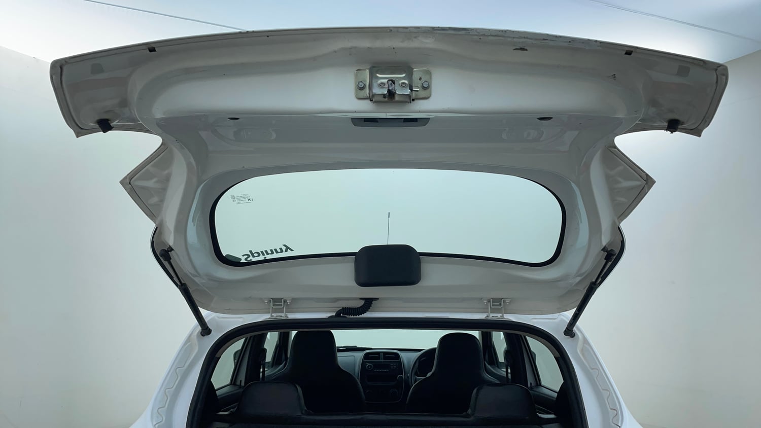 Used 2018 Renault Kwid 1.0 RXL Petrol Manual interior DICKY DOOR OPEN VIEW