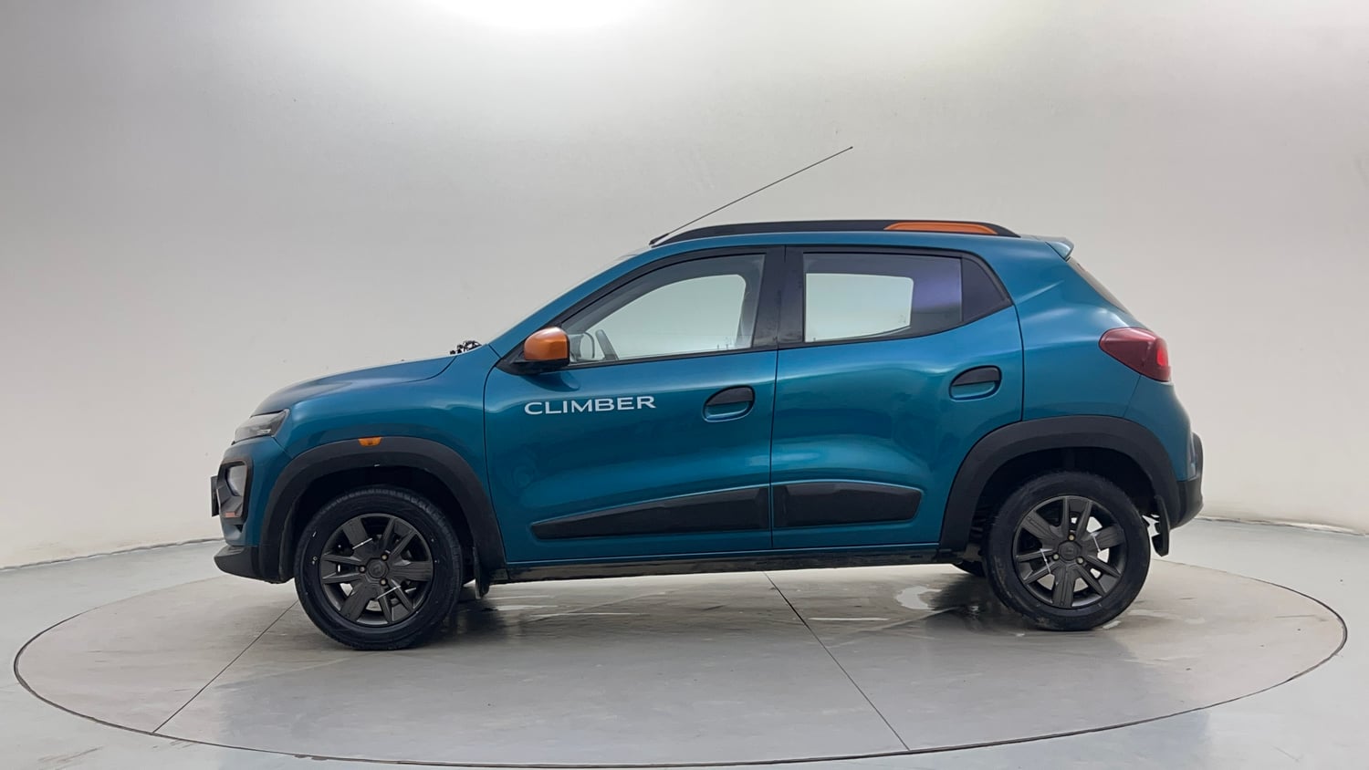 Used 2019 Renault Kwid CLIMBER 1.0 Opt Petrol Manual exterior LEFT SIDE VIEW