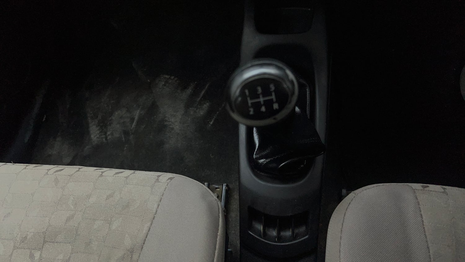 Used 2015 Maruti Suzuki Wagon R VXI Petrol Manual interior GEAR  KNOB VIEW