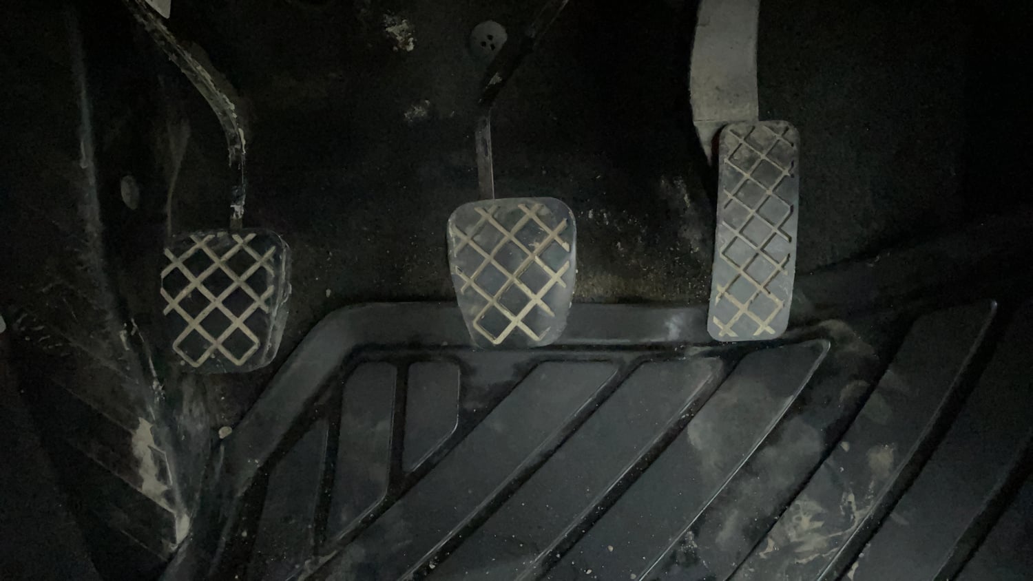 Used 2022 Volkswagen Taigun Highline 1.0 TSI MT Petrol Manual interior PEDALS VIEW