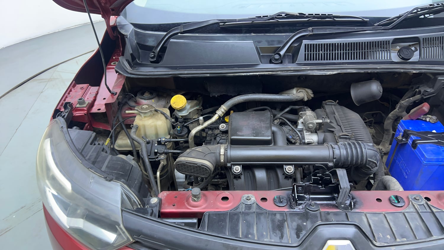 Used 2019 Renault Triber RXE Petrol Manual engine ENGINE RIGHT SIDE VIEW