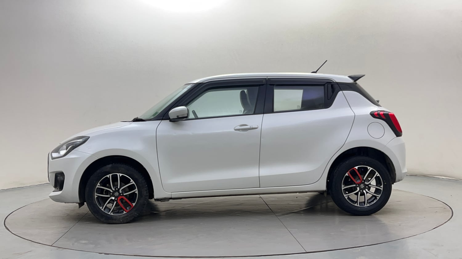 Used 2020 Maruti Suzuki Swift ZXi Plus Petrol Manual exterior LEFT SIDE VIEW