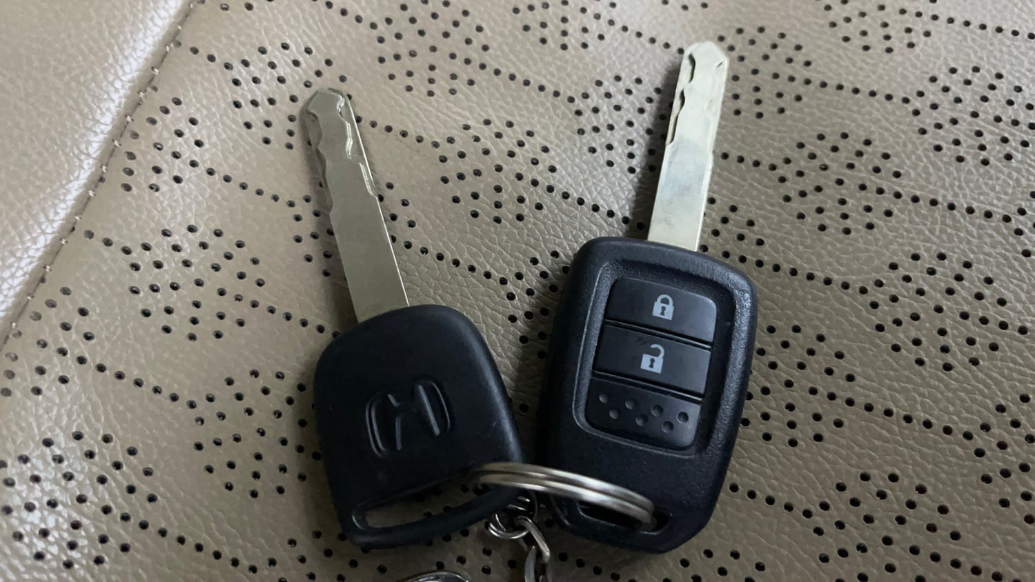 Used 2020 Honda Amaze 1.2 S MT Petrol Petrol Manual extra CAR KEY VIEW