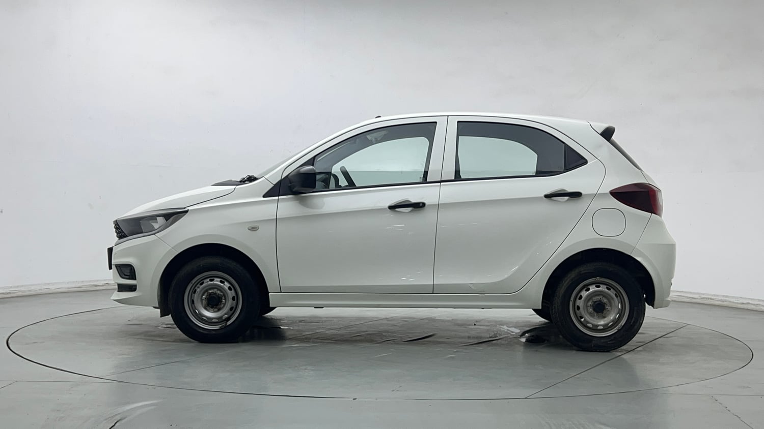 Used 2025 Tata Tiago XE Petrol Manual exterior LEFT SIDE VIEW