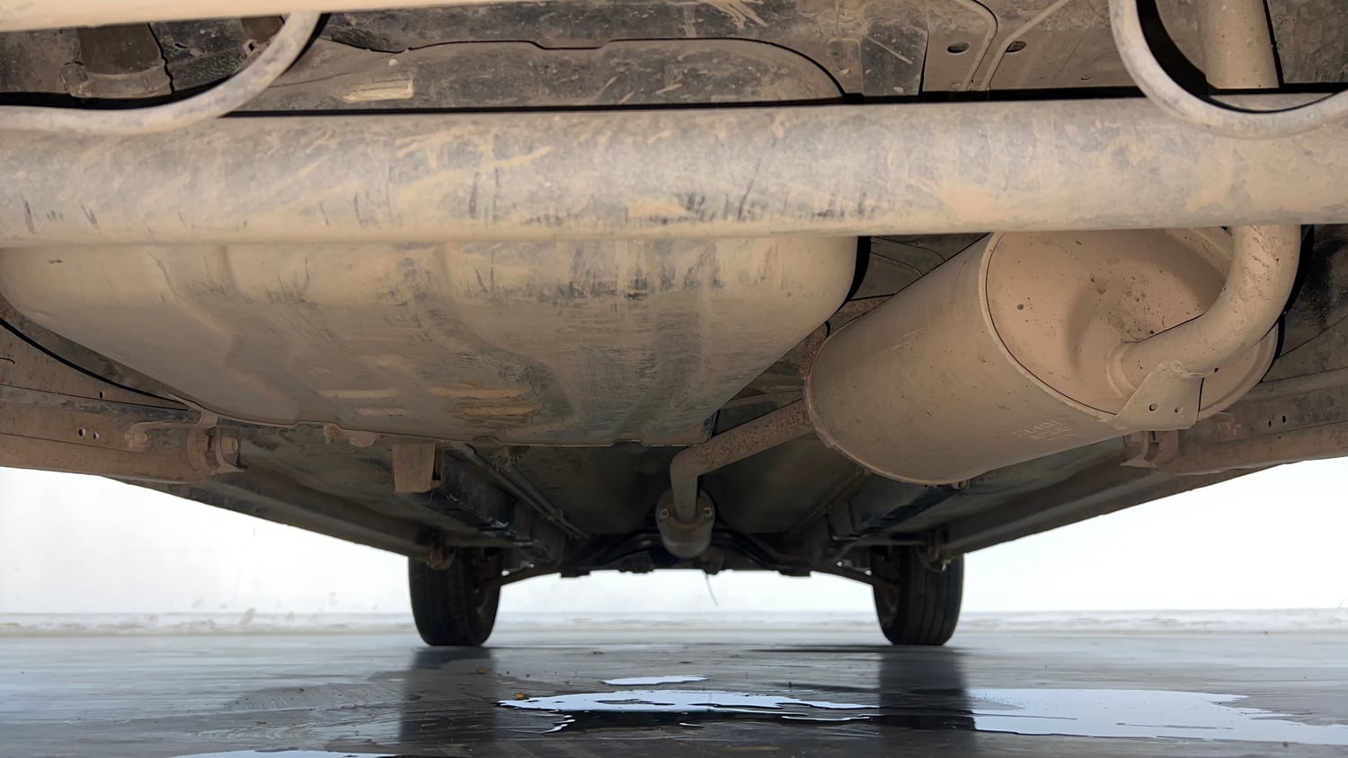 Used 2015 Maruti Suzuki Wagon R VXI Petrol Manual extra REAR UNDERBODY VIEW (TAKEN FROM REAR)