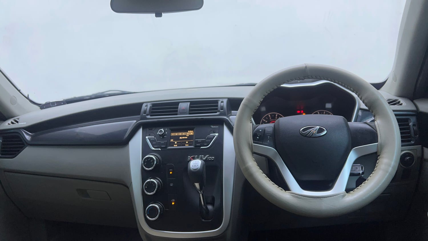 Used 2016 Mahindra KUV100 K6+ 6 STR Petrol Manual interior DASHBOARD VIEW