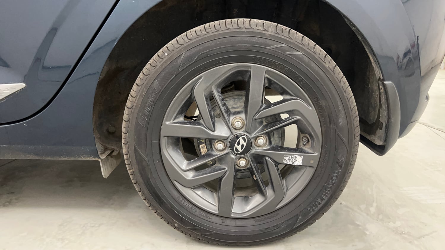 Used 2021 Hyundai Grand i10 Nios Sportz AMT 1.2 Kappa VTVT Petrol Automatic tyres LEFT REAR TYRE RIM VIEW