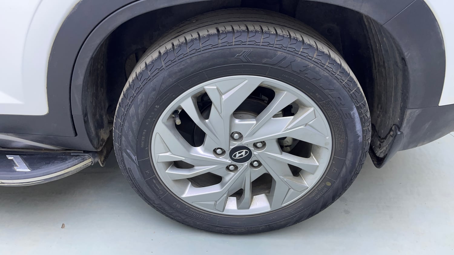Used 2023 Hyundai Creta SX 1.5 Petrol Petrol Manual tyres LEFT REAR TYRE RIM VIEW