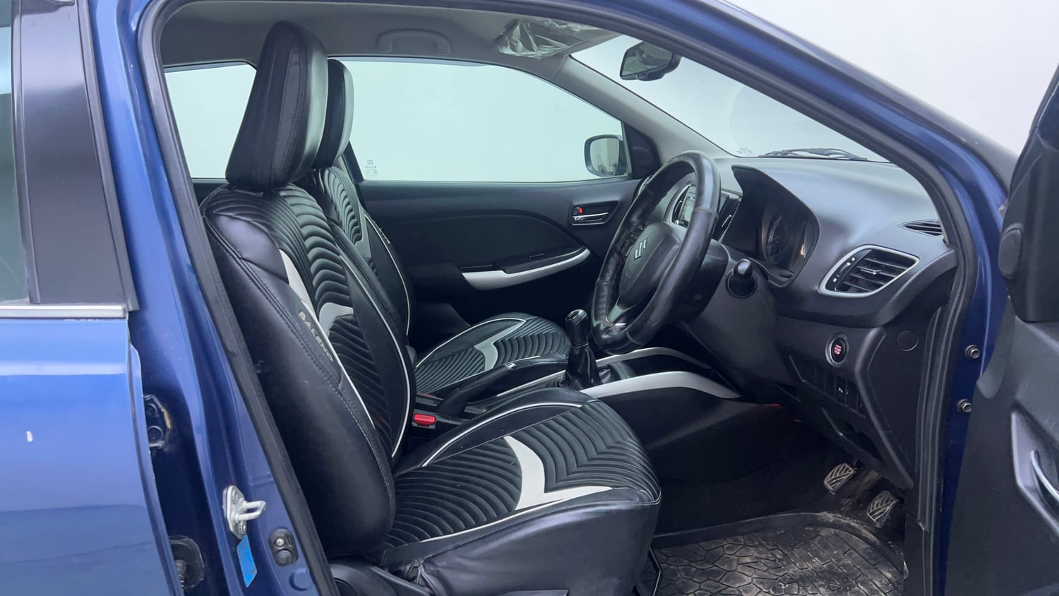 Used 2017 Maruti Suzuki Baleno Zeta 1.2 Petrol Manual interior RIGHT SIDE FRONT DOOR CABIN VIEW