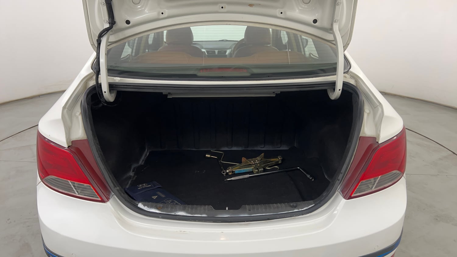 Used 2016 Hyundai Verna 1.6 CRDI S AT Diesel Automatic interior DICKY INSIDE VIEW