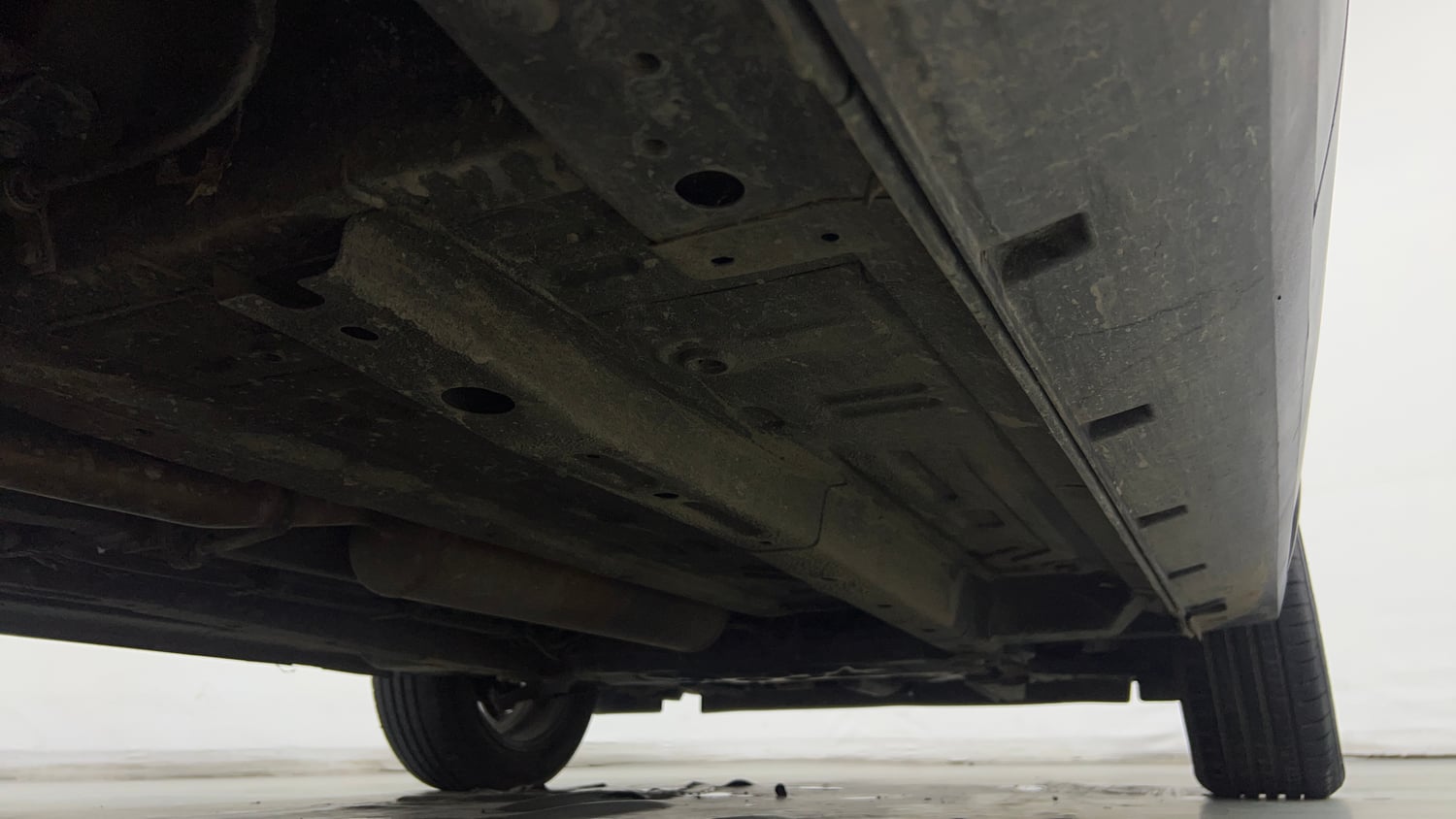 Used 2023 Tata Punch Accomplished Dazzle Pack MT Petrol Manual extra REAR RIGHT UNDERBODY VIEW