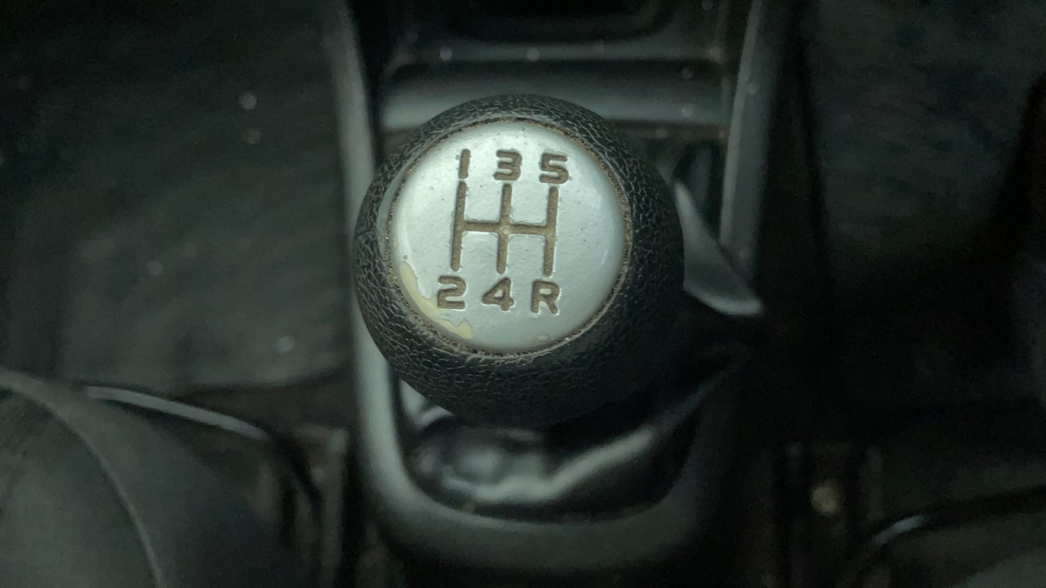 Used 2014 Maruti Suzuki Swift VXI CNG (Outside Fitted) Cng Manual interior GEAR  KNOB VIEW