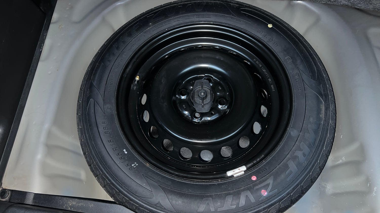 Used 2018 Maruti Suzuki Baleno Delta 1.2 Petrol Manual tyres SPARE TYRE VIEW