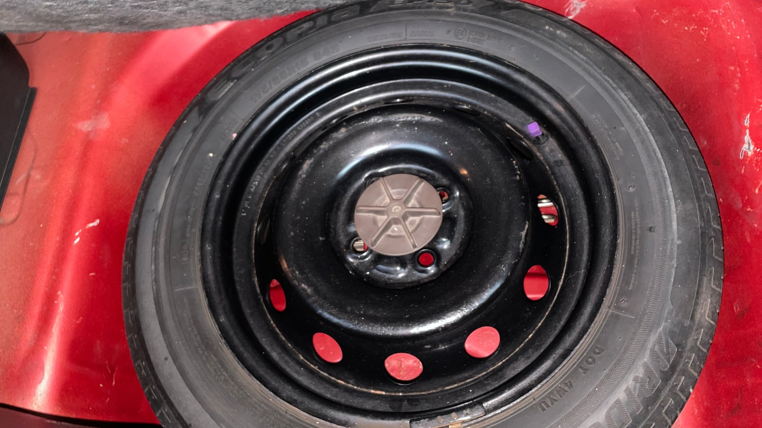 Used 2017 Maruti Suzuki Ignis Zeta 1.2 AMT Petrol Automatic tyres SPARE TYRE VIEW