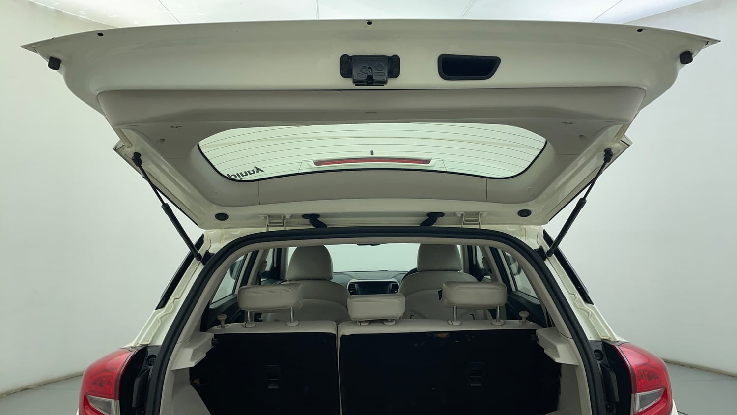 Used 2022 Mahindra XUV 300 W8 (O) 1.5 Diesel AMT Diesel Automatic interior DICKY DOOR OPEN VIEW