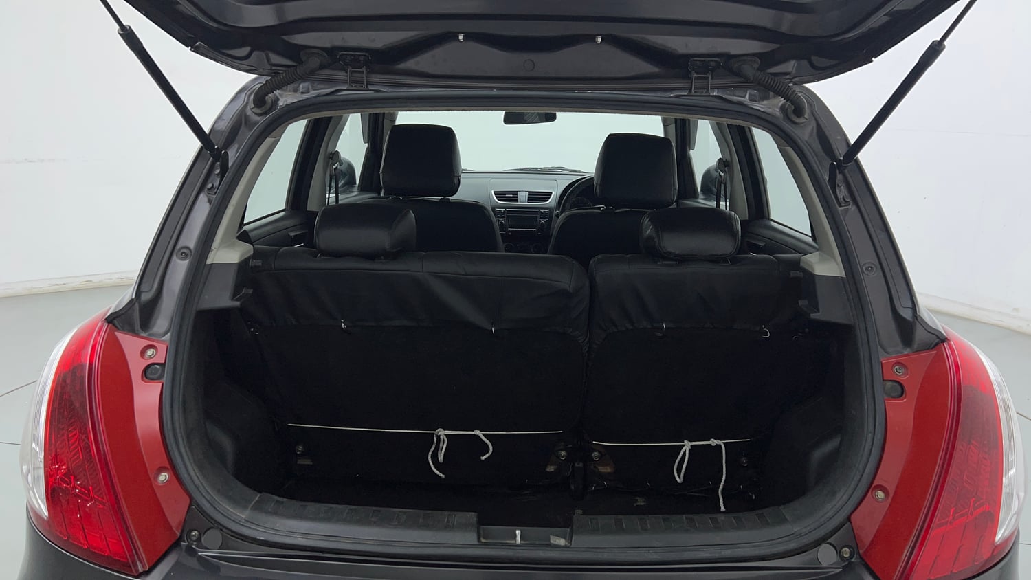 Used 2016 Maruti Suzuki Swift VXi Petrol Manual interior DICKY INSIDE VIEW