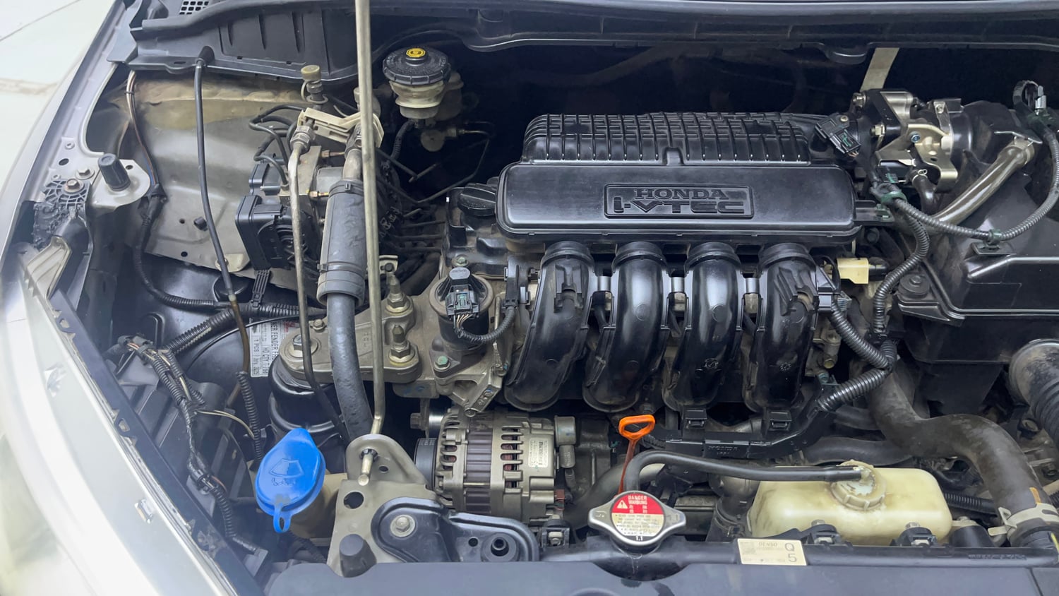 Used 2016 Honda City VX CVT Petrol Automatic engine ENGINE RIGHT SIDE VIEW