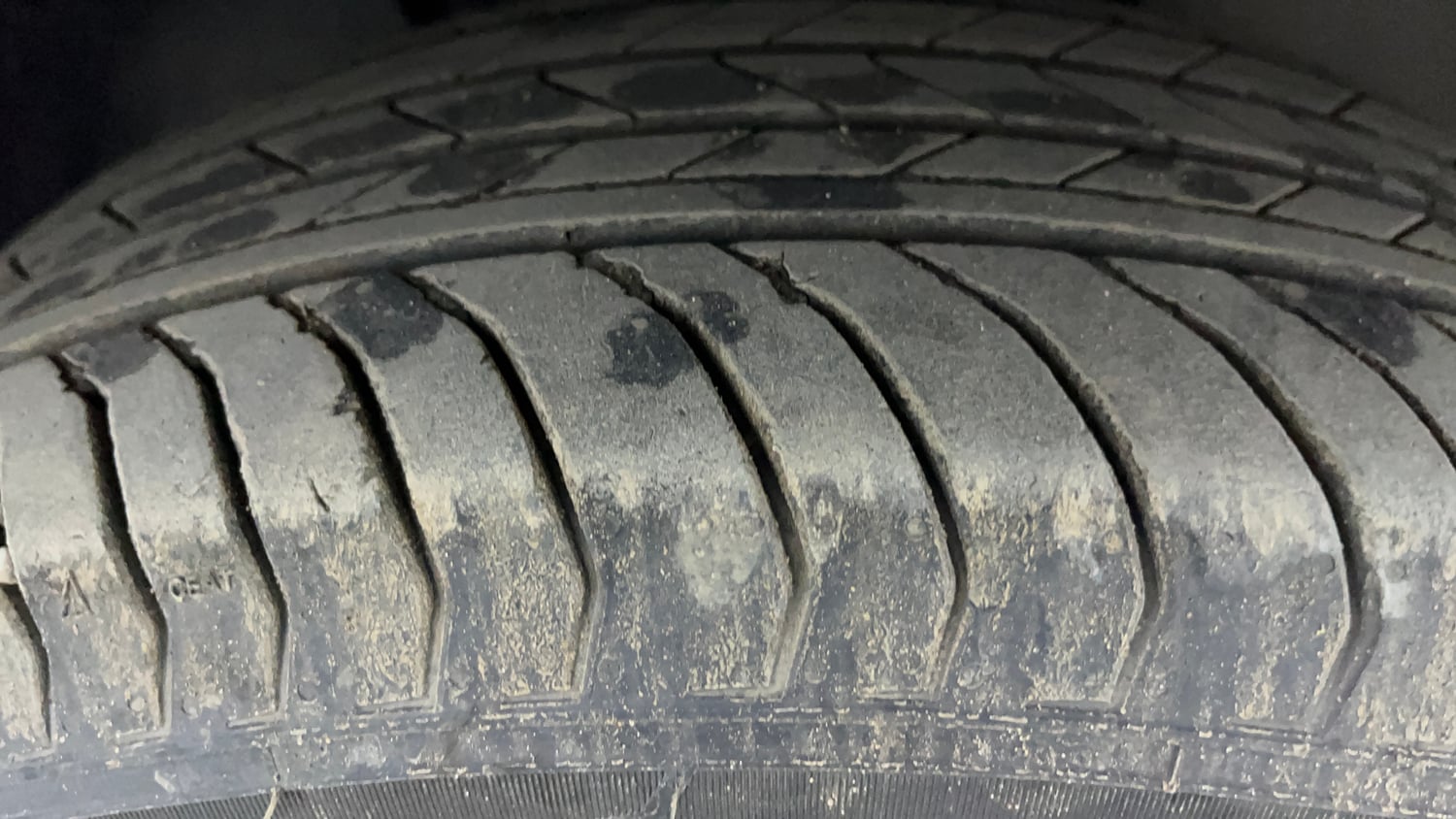 Used 2024 Skoda Kushaq Style 1.5L TSI DSG Petrol Automatic tyres RIGHT FRONT TYRE TREAD VIEW