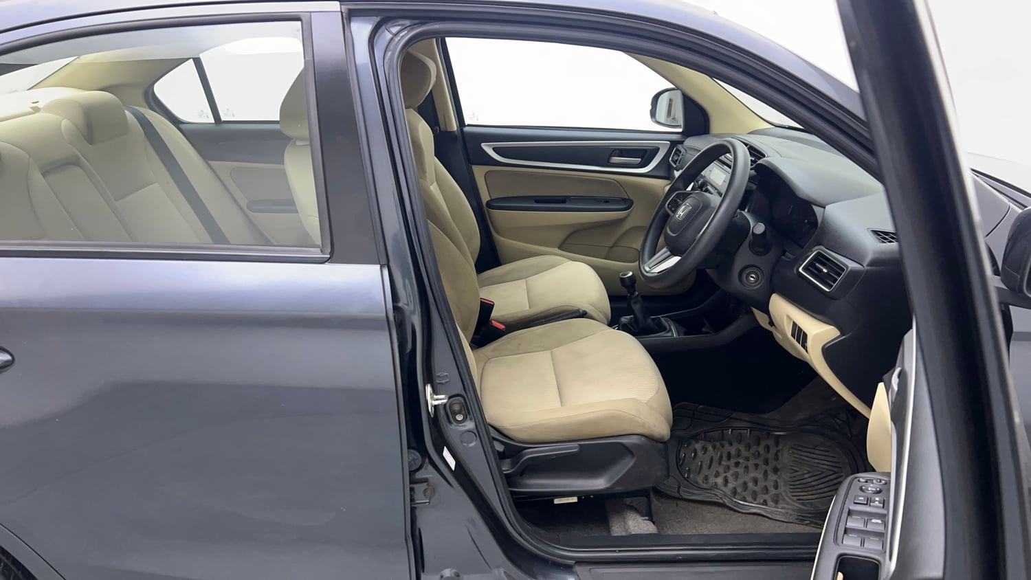 Used 2022 Honda Amaze S MT 1.2 Petrol Petrol Manual interior RIGHT SIDE FRONT DOOR CABIN VIEW