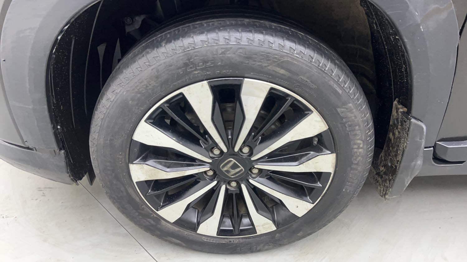 Used 2023 Honda Elevate VX MT Petrol Manual tyres LEFT FRONT TYRE RIM VIEW