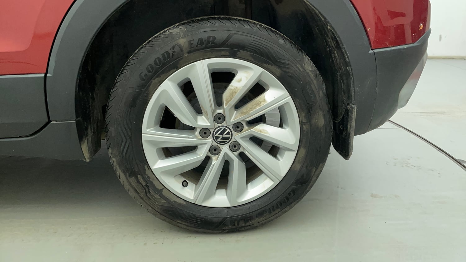 Used 2022 Volkswagen Taigun Highline 1.0 TSI MT Petrol Manual tyres LEFT REAR TYRE RIM VIEW