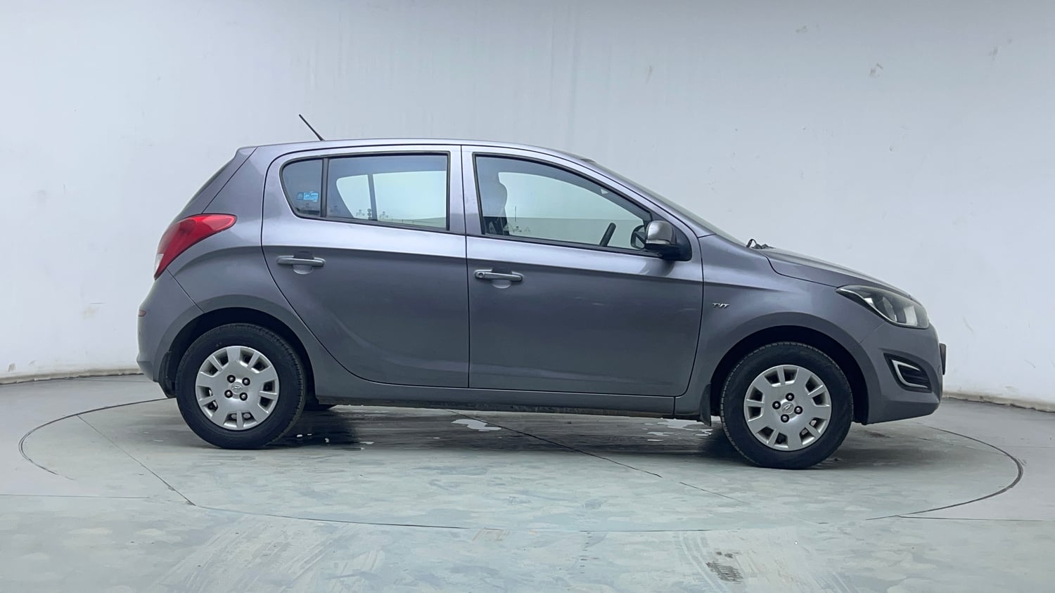 Used 2014 Hyundai i20 Magna 1.2 Petrol Manual exterior RIGHT SIDE VIEW