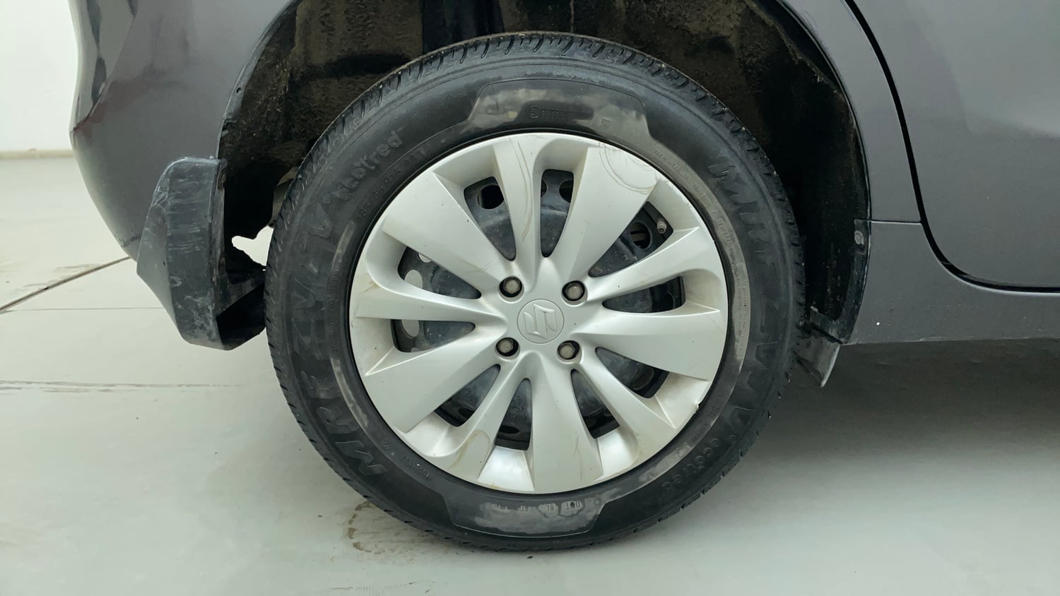 Used 2017 Maruti Suzuki Baleno Delta 1.3 Diesel Manual tyres RIGHT REAR TYRE RIM VIEW